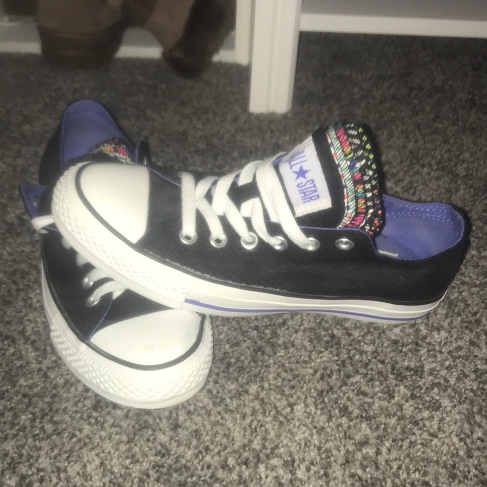 Converse women’s sneakers. Size 8